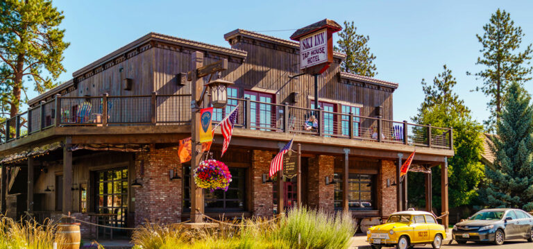 ski inn tap house hotel in sisters, Oregon